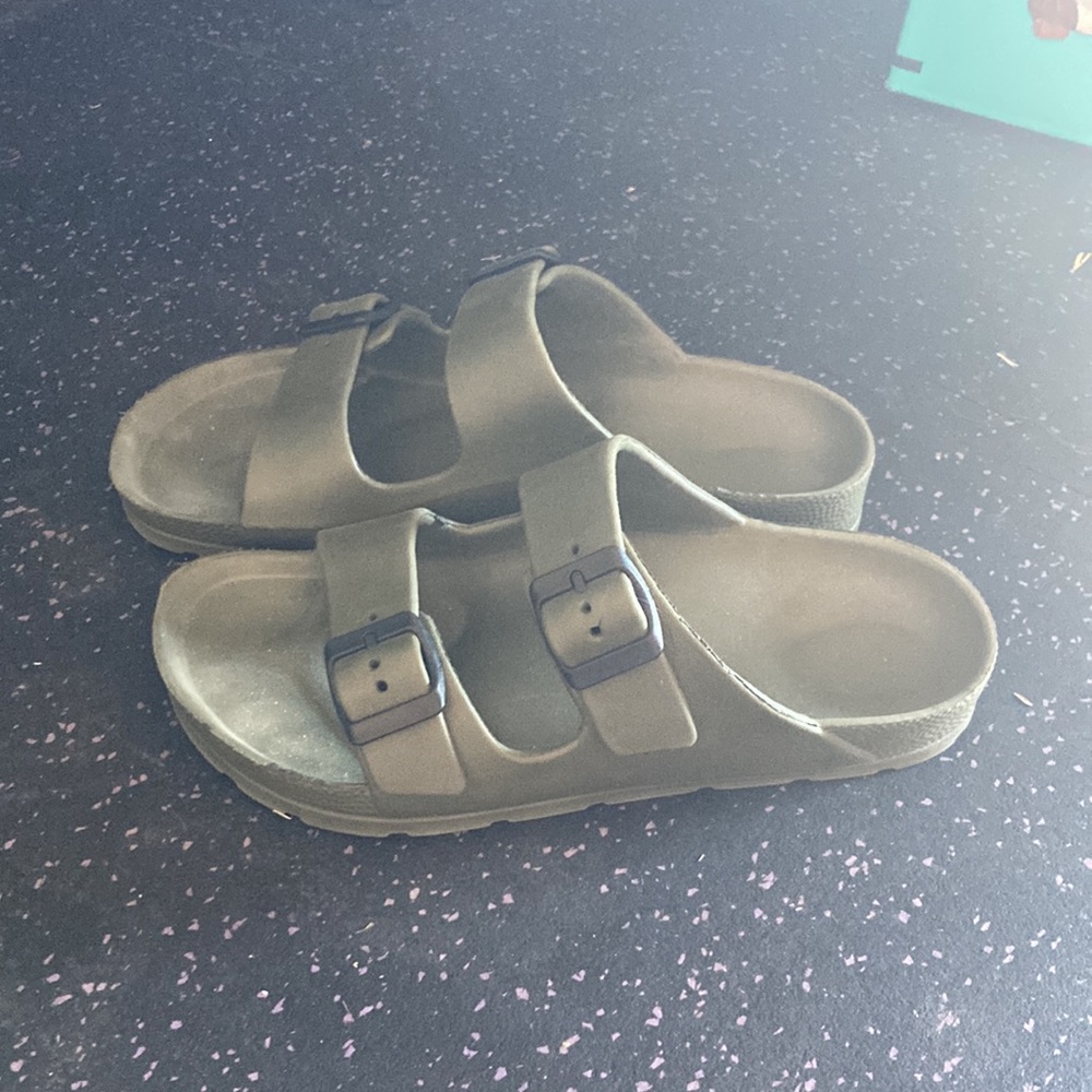 Sandals - Picture 3 of 3
